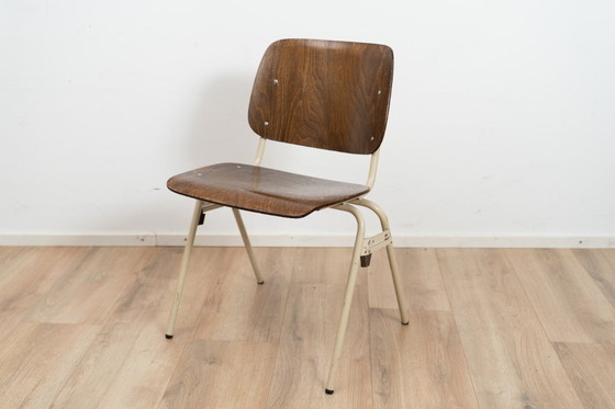 Image 1 of Chaises d'école par Marko