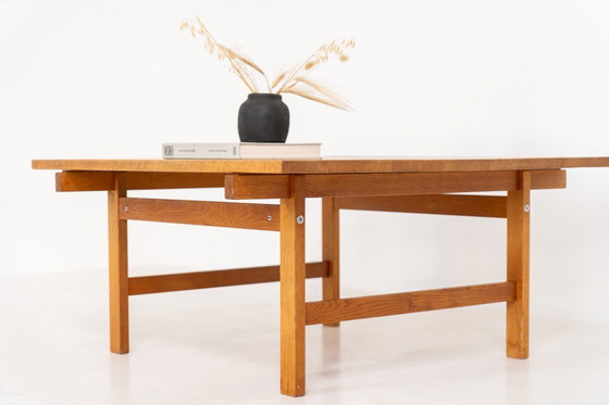 Image 1 of Table basse en chêne de Hans J. Wegner pour Andreas Tuck (Danemark, années 1950).