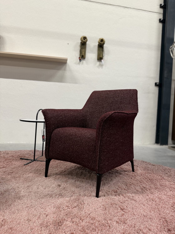 Image 1 of Leolux Mayuro Fauteuil met Poef Mondo Viola stof 