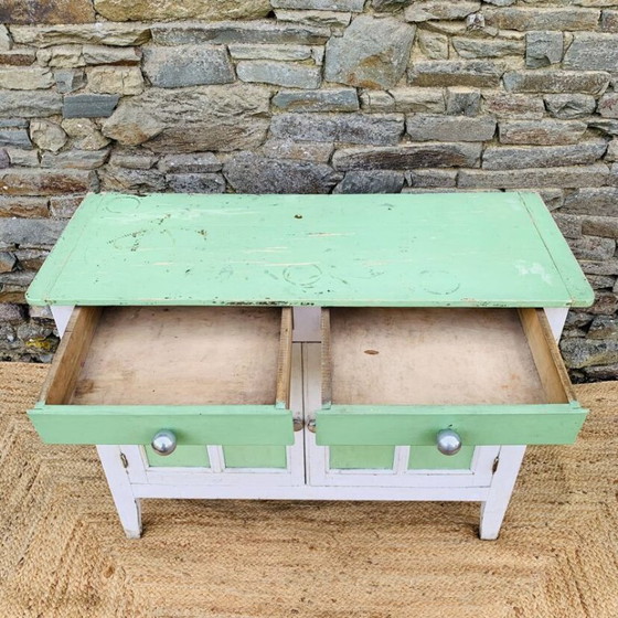 Image 1 of Buffet parisien vert et blanc