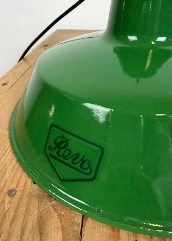 Image 1 of Industriële groene emaille hanglamp van Revo, jaren 1950.