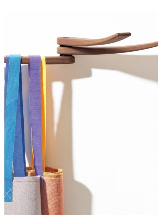 Image 1 of Appendiabiti da parete The Wing Design noce