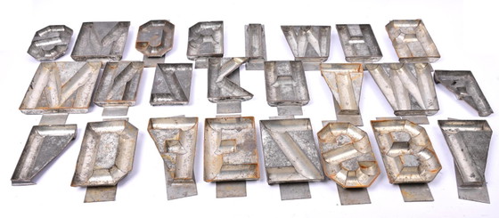 Moldes de chocolate con 24 letras – Objetos decorativos, Metal (photo 2 of 5)