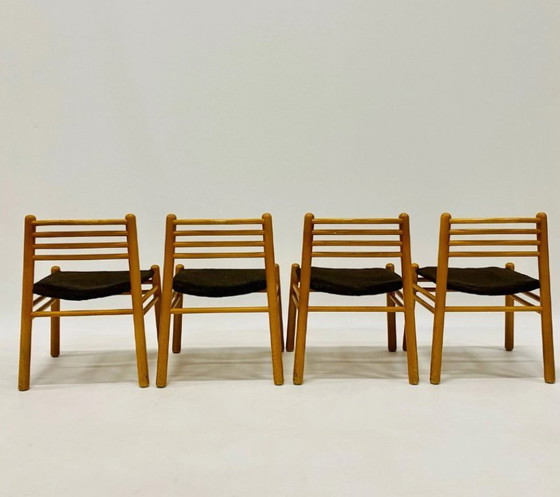 Image 1 of Jaren 70 eetkamerstoelen vintage