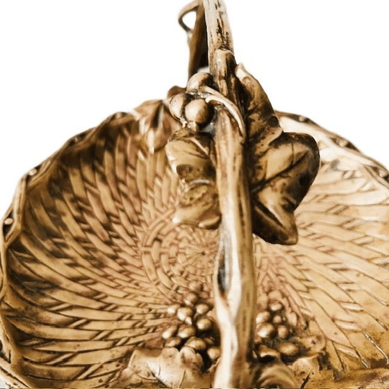 Image 1 of Cuenco antiguo de latón Art Nouveau con hojas de parra de mimbre, década de 1900