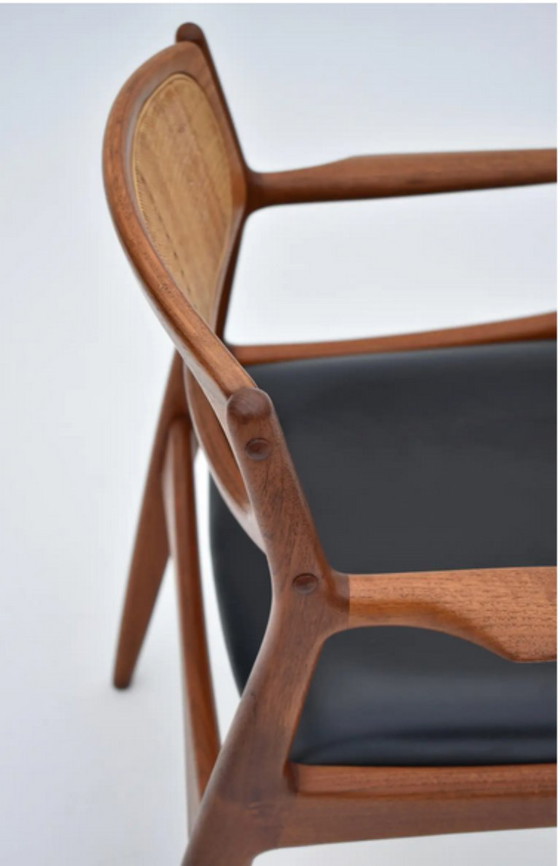 Image 1 of Ib Kofod Larsen Armstoel voor Christian Linneberg