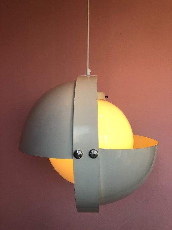 Image 1 of Lámpara colgante Eclipse, un diseño emblemático de Dijkstra.