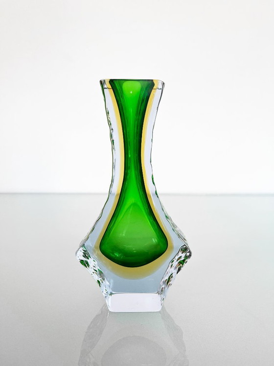 Image 1 of Vintage 1970s Mandruzzato Sommerso Murano vase