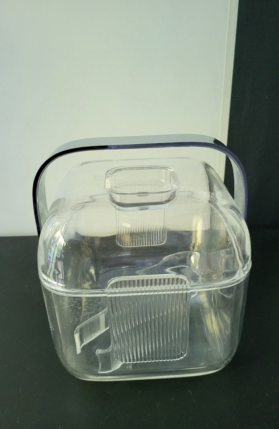 Legendärer transparenter Guzzini-Eiskübel aus den 1970er Jahren. – Küchenzubehör, Plastic, Chrome (photo 7 of 9)