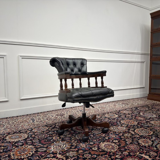 Chaise de bureau Chesterfield Captain Chair Verte – Chaises de bureau, Leather, Wood (photo 7 of 7)