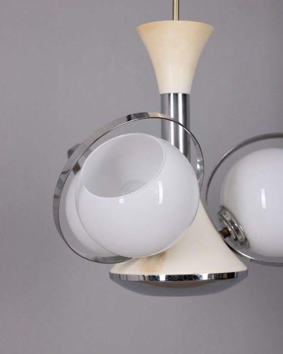 Vintage Italiaanse kroonluchter in Space Age-stijl met glazen lampen, jaren 70 – Glass (photo 5 of 8)