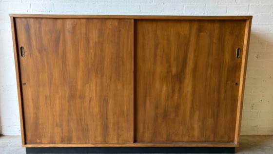 Buffet/armoire d'écolier vintage milieu du siècle (XL), armoire à portes coulissantes – Buffet bas, Wood (photo 2 of 18)