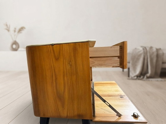 Volledig gerestaureerd nachtkastje van Jindřich Halabala voor UP Závody, Mid-Century Modern, jaren 50, (photo 11 of 16)
