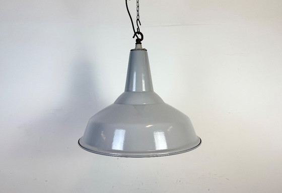 Image 1 of Grande suspension industrielle en émail gris britannique de la marque Benjamin, années 1960