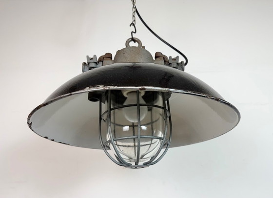 Image 1 of Lampada a sospensione industriale a gabbia in ghisa e smalto nero, anni '60