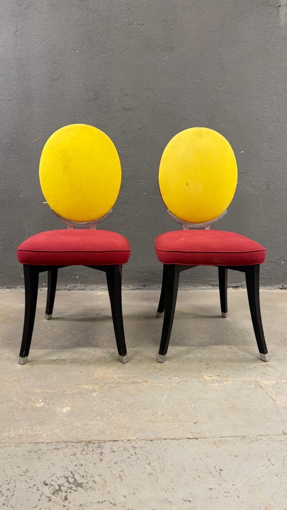Image 1 of Een paar medaillonstoelen, model Funny Valentine, van Jean-Charles de Castelbajac, 20e eeuw