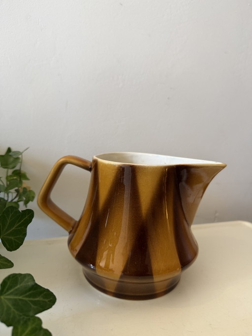 Bunzlauer ceramic pitcher, 1920s/30s Art Deco