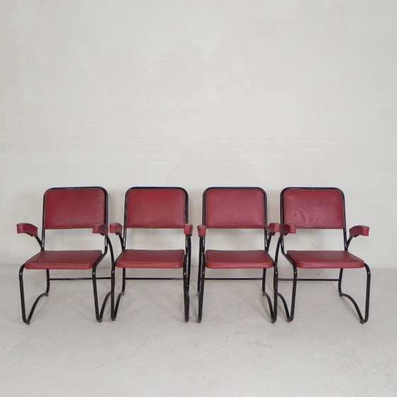 Image 1 of Conjunto de 4 sillones y mesa de centro con estructura tubular de estilo Bauhaus, década de 1950.