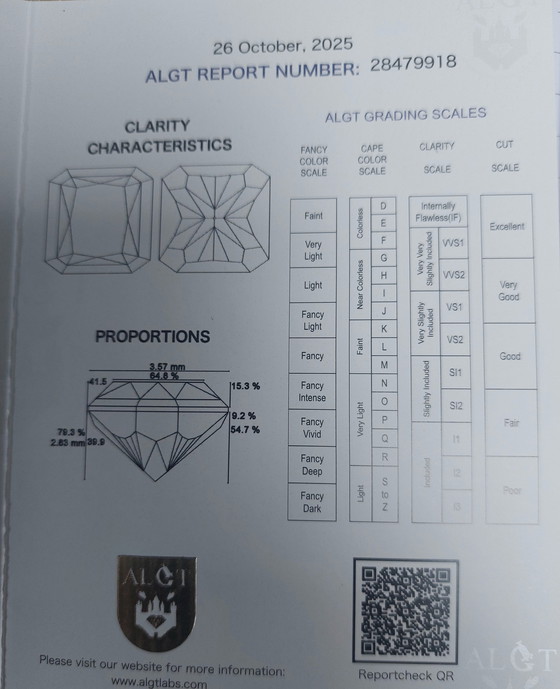 Image 1 of Diamond 0.32 carat with certificate