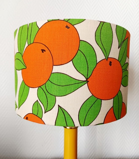 Image 1 of Lampe céramique jaune et abat jours aux oranges vintage 