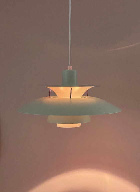 Image 1 of Poulsen PH5 LAMP wit vintage design Denmark MidCentury
