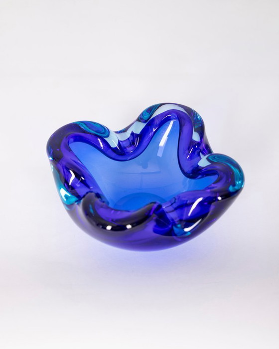 Vintage 1970s blue Murano glass ashtray, Italian design – Bowls (photo 5 of 7)