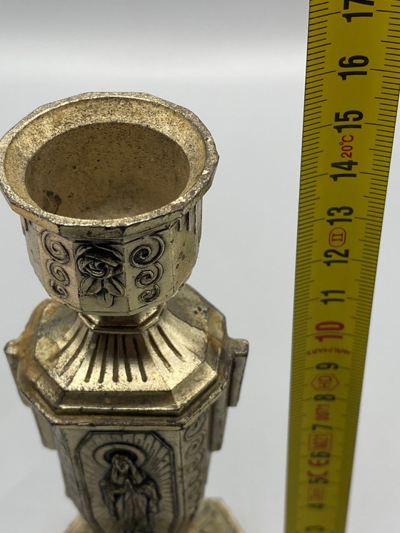 Antieke verzilverde kaarsenhouder met afbeelding van de Wonderbaarlijke Maagd Maria – Religieuze kunst (photo 7 of 7)