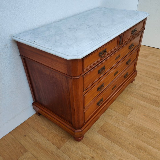 Image 1 of Buffet, commode, chiffonnier ou meuble de salle de bain ancien de style français avec plateau en marbre blanc