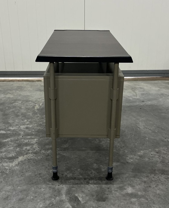 Image 1 of Scrivania Olivetti Spazio con cassettiera