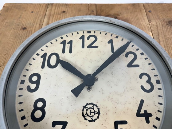 Image 1 of Grijze industriële fabriekswandklok van Chronotechna, jaren 50