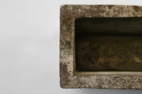 Image 1 of Jardinera de hormigón con fachada esculpida al estilo romano, Francia, década de 1920