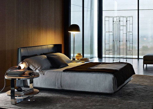 Cama B&B Italia Alys de diseño, 210x180 cm, piel premium.
