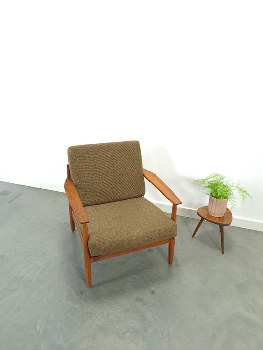 Teak Scandinavian armchair with brown fabric cushions, chair 2