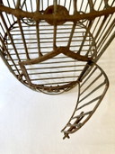 Ancienne cage à oiseau décorative en fer forgé