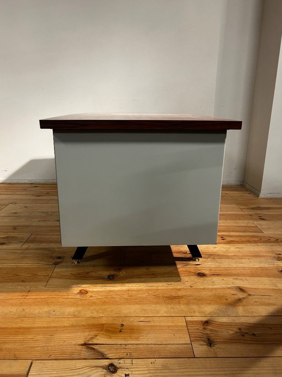 Industrial mid-century vintage desk – Metal, Wood (photo 17 of 19)