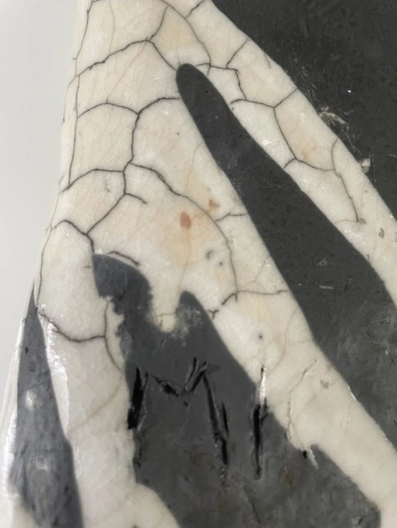 Image 1 of Torse féminin sculpté en céramique – glaçure raku