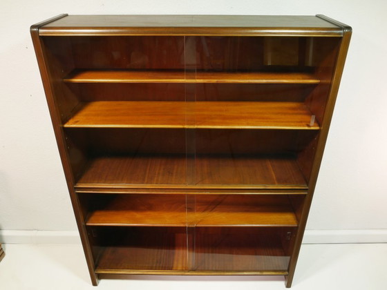 Image 1 of Vintage Vitrine 60er Jahre, Bücherschrank mit Glasschiebetüren, Mid Century Wohnzimmerschrank aus Buche & Eiche, Germany