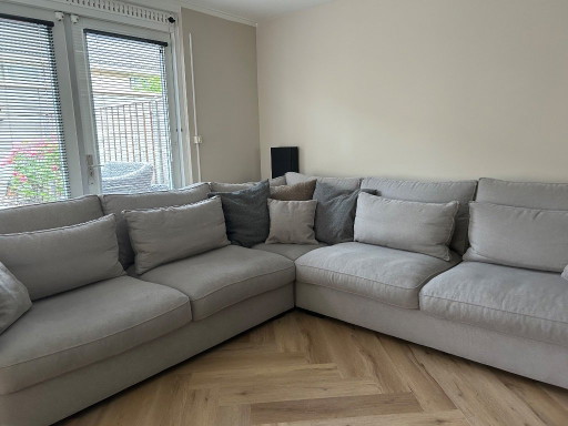 Divano angolare room108 beige grigio con pouf abbinato