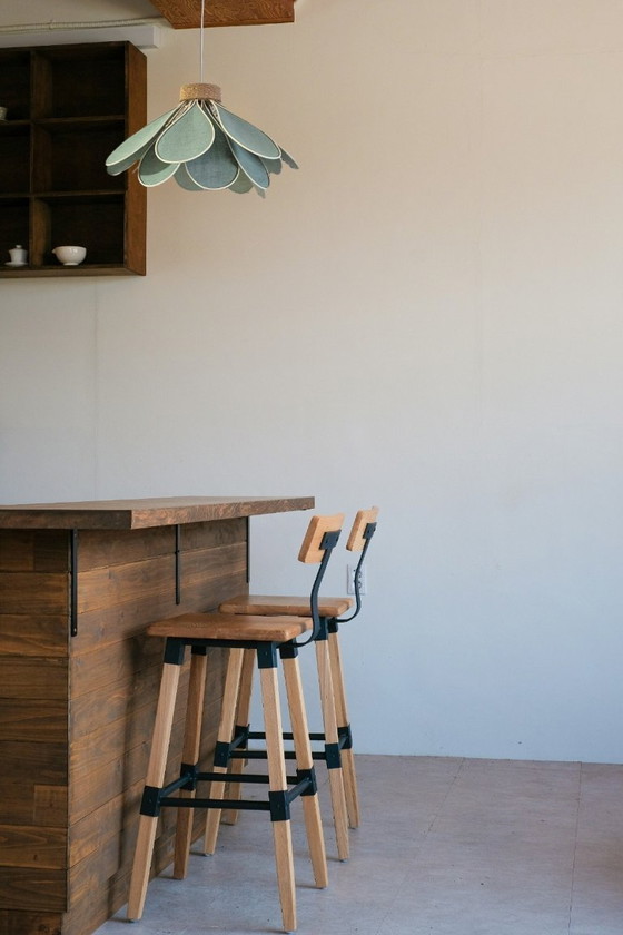 Image 1 of Hanging flower, Iris model, 16 petals in rattan and fabric (customizable shade)