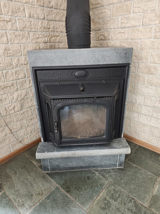 Poêle en stéatite avec insert de cheminée Jotul – decoratieve objecten, Cast Iron, Glass