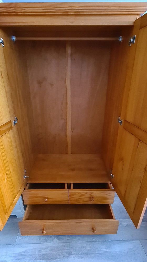 Vintage Wardrobe – Wood (photo 5 of 5)
