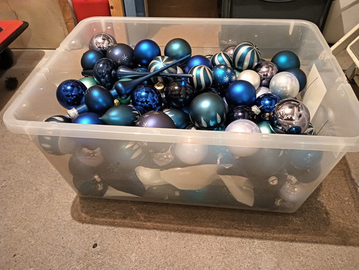 Christmas Balls Beehive x 250