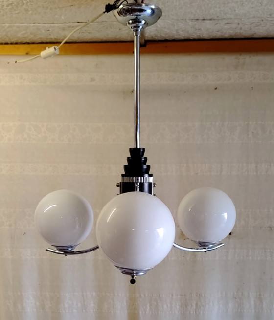 Lampadario Art Déco in metallo, legno e globo in vetro opalino - Anni '40/'50 – Glass (photo 4 of 10)