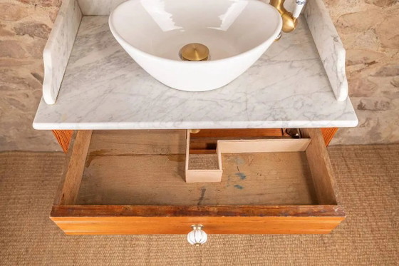 Mobile lavabo antico in Pitch Pine massiccio con piano in marmo bianco. – Credenze, Ceramica (photo 6 of 11)