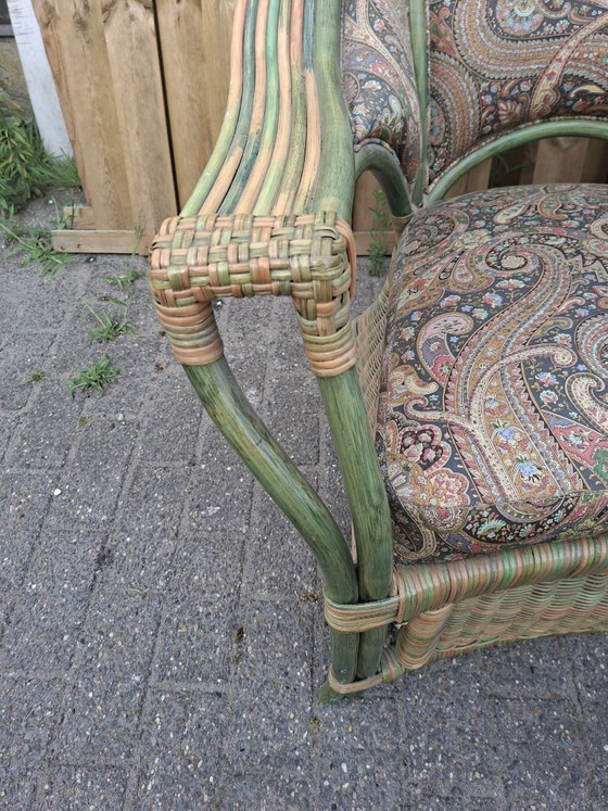 Vintage Rotan Fauteuil Is Een Karakteristiek Meubelstuk Met Een Uitgesproken Bohemian En Maximalistische (photo 3 of 11)
