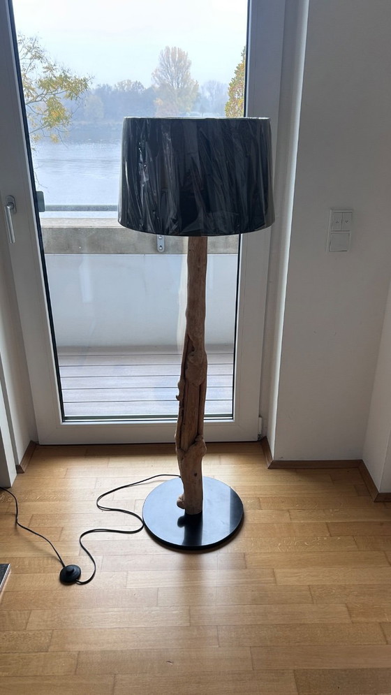 Image 1 of Staande lamp van wortelhout, 1,40 m, uit één stuk.