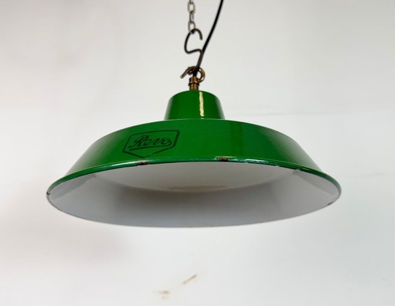 Image 1 of Industriële groene emaille fabriekshanglamp van Revo, jaren 50