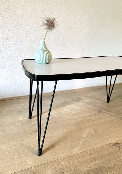 Mesa auxiliar retro vintage con patas de alambre, años 50 y 60