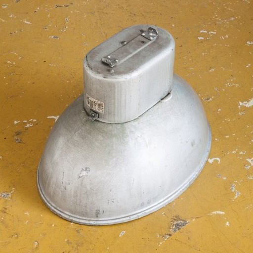 Vintage industrial ceiling lamp of iron, Poland, 1960 – hanglampen (photo 2 of 6)