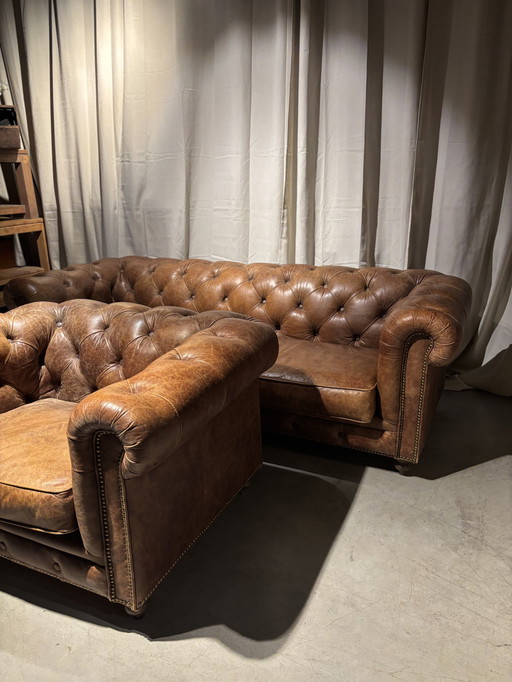Divano Chesterfield 3 posti + poltrona xxl marrone cognac